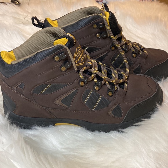 St John’s Bay boots. - Picture 1 of 7